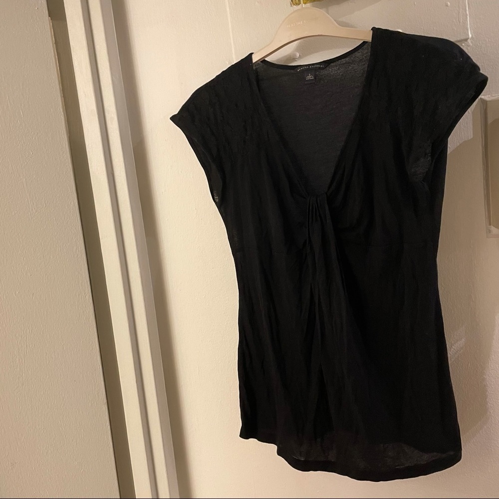 Banana Republic Black Cap Sleeve Front Knot Shirt Women’s Size Small